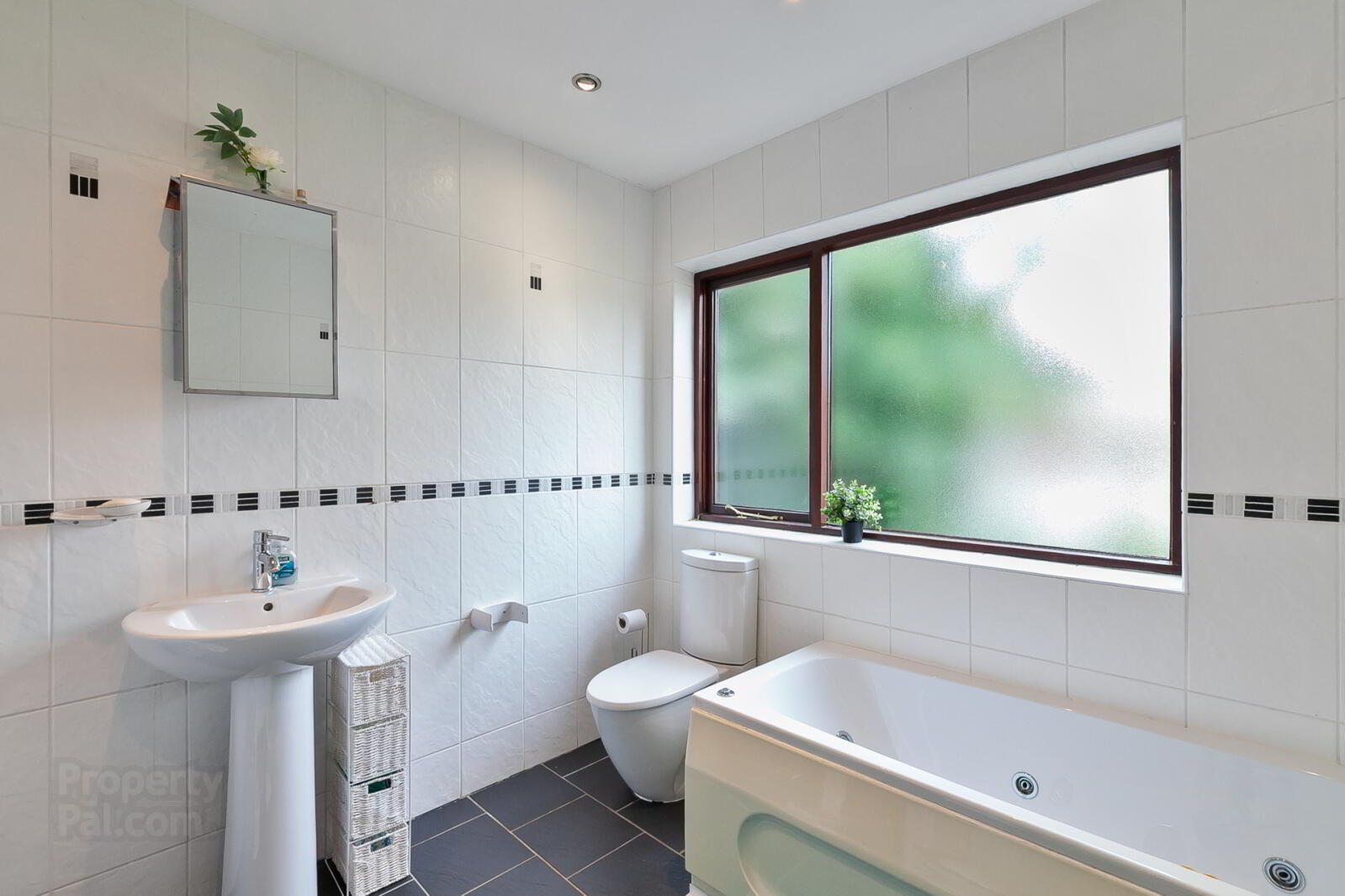 11 Fortwilliam Gardens 30 of 35