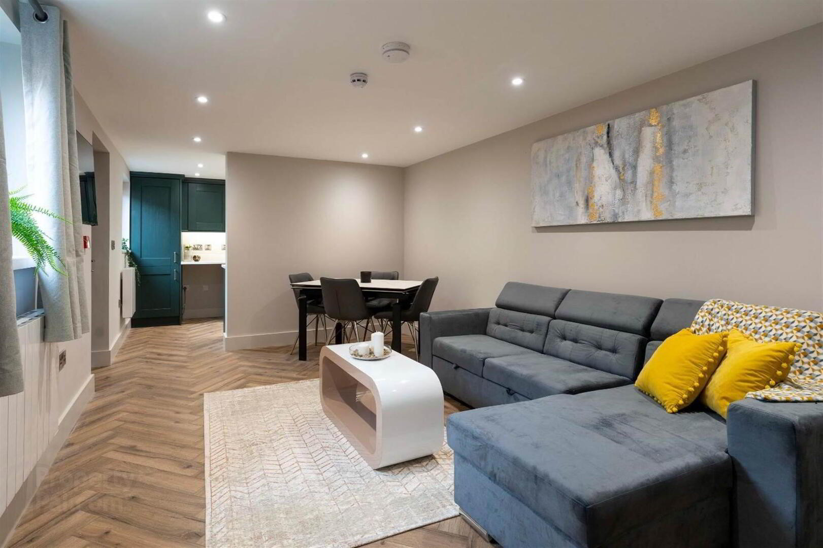 Apt 4, 37 West 4 of 19