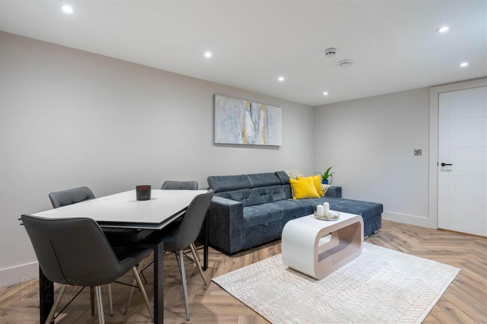 Apt 4, 37 West 2 of 19
