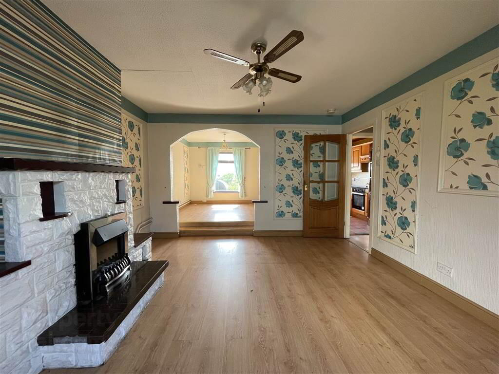 73 Wolfhill Avenue South 4 of 18