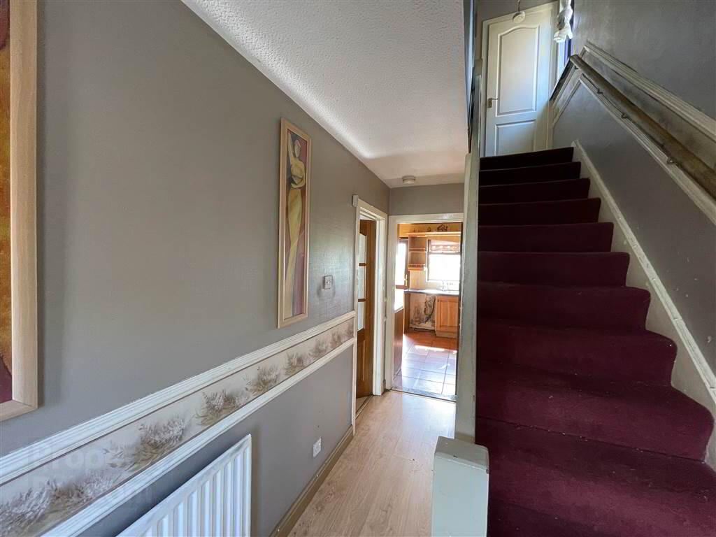73 Wolfhill Avenue South 3 of 18