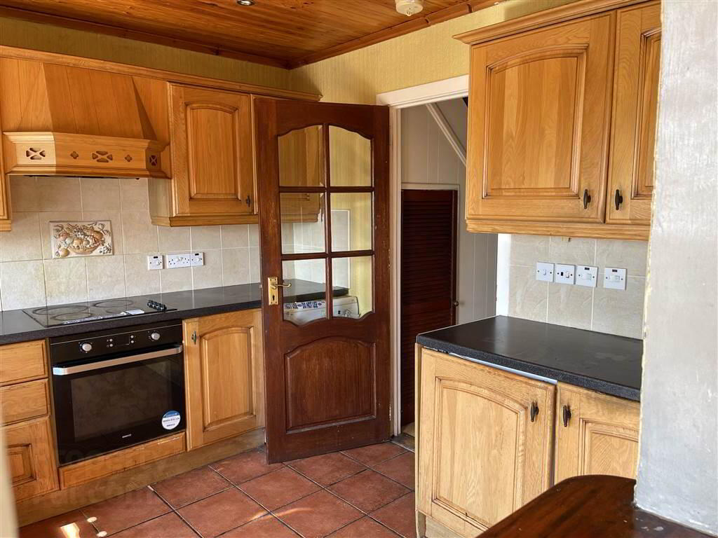 73 Wolfhill Avenue South 9 of 18