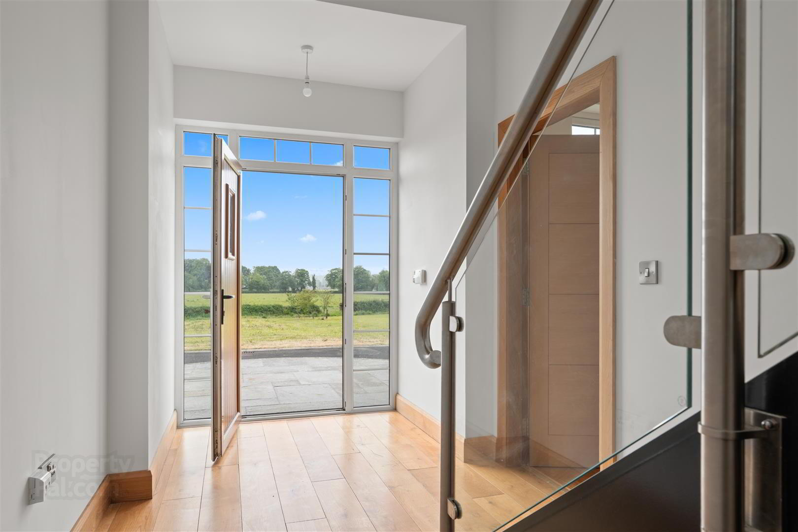 23a Burnside Road 4 of 52