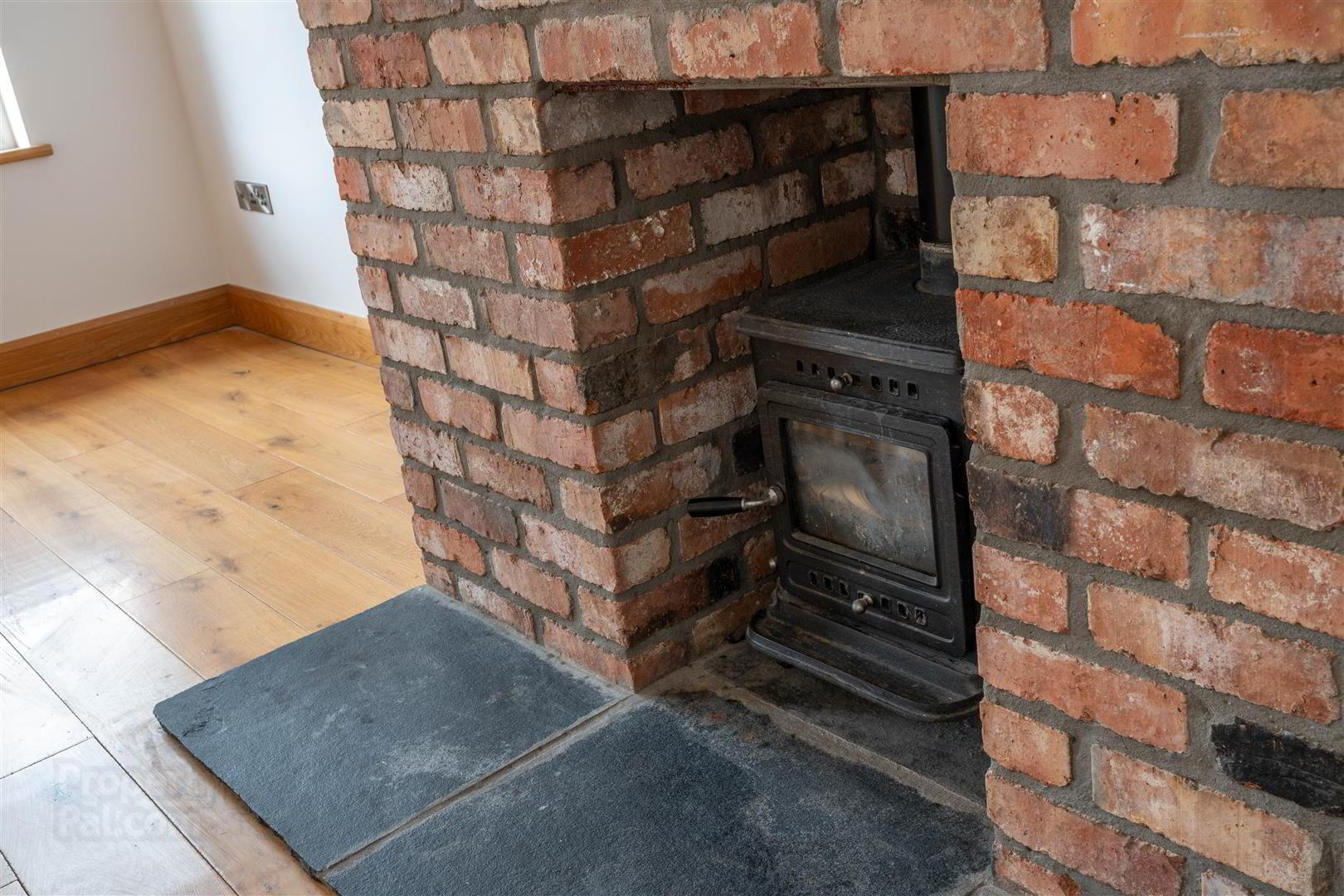 23a Burnside Road 8 of 52