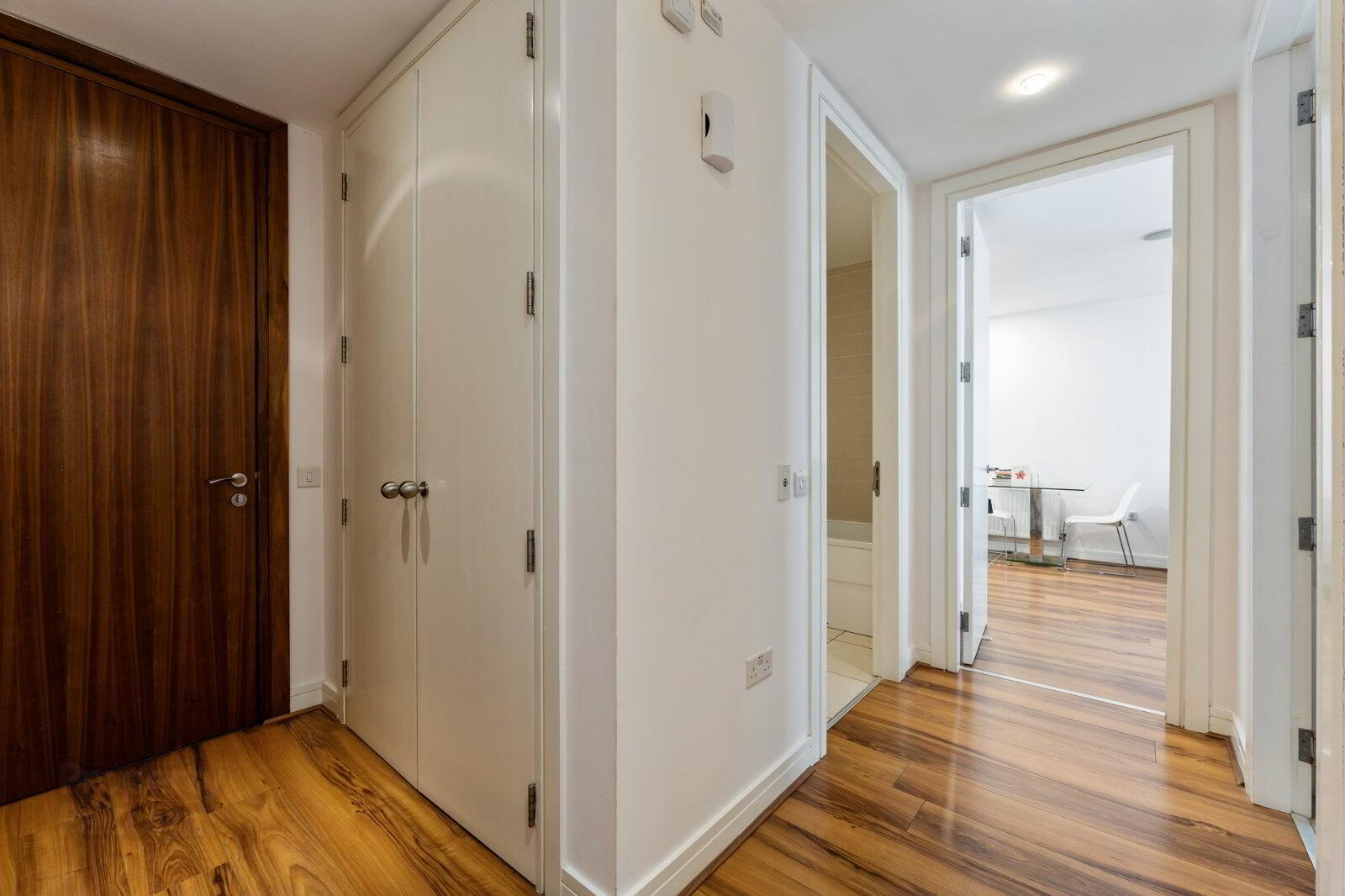 Apartment 7.35 The Arc 2h Queens Road 4 of 11