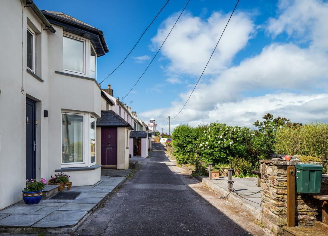Dunroisin, 4 Lighthouse Terrace 4 of 30