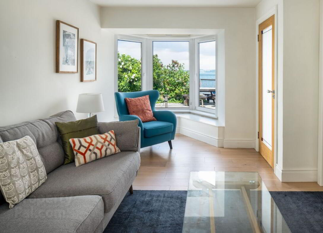 Dunroisin, 4 Lighthouse Terrace 10 of 30