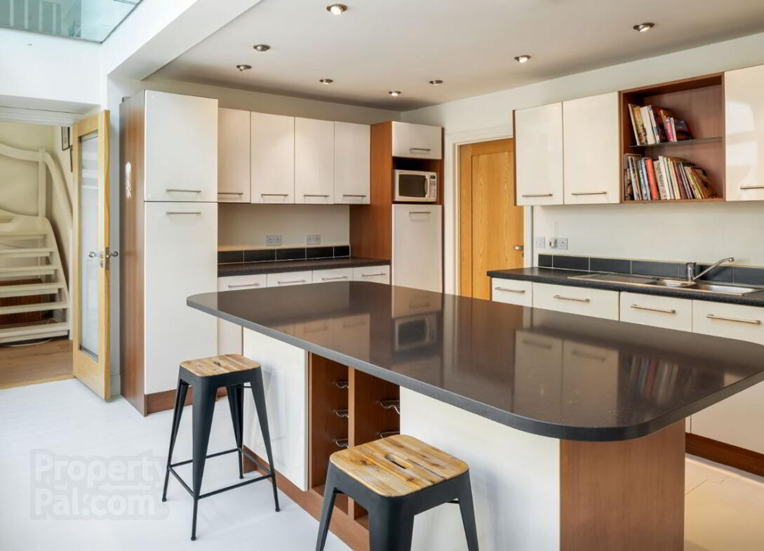 Dunroisin, 4 Lighthouse Terrace 14 of 30