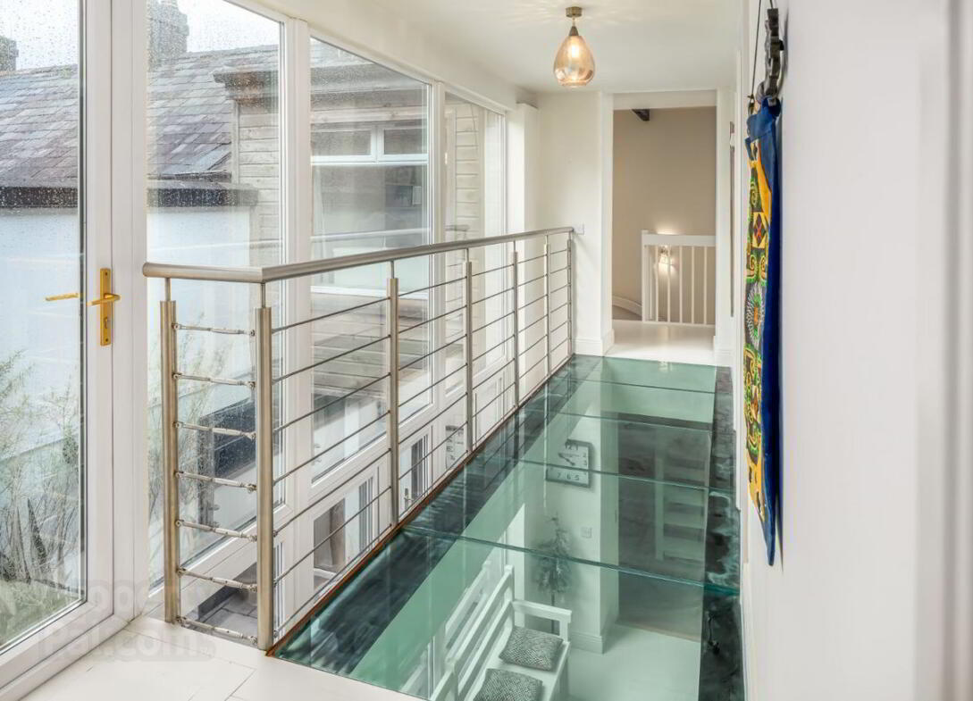 Dunroisin, 4 Lighthouse Terrace 16 of 30