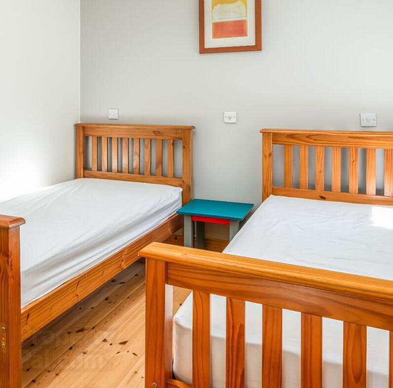 Dunroisin, 4 Lighthouse Terrace 25 of 30