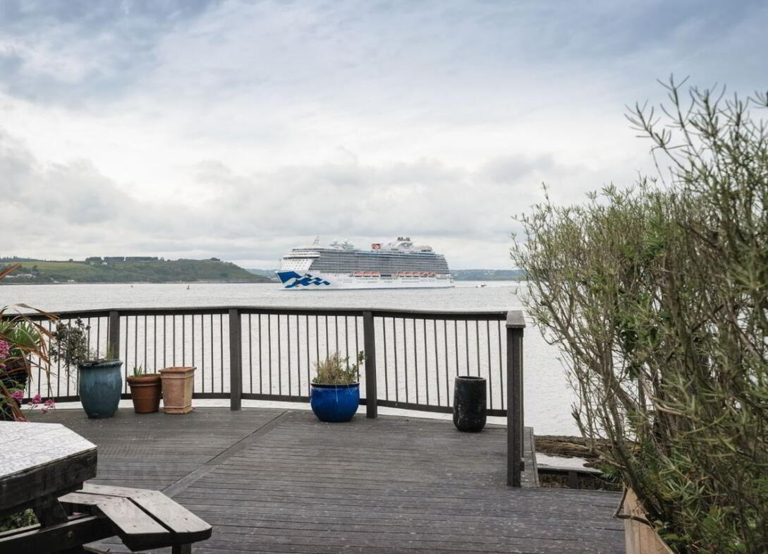 Dunroisin, 4 Lighthouse Terrace 28 of 30