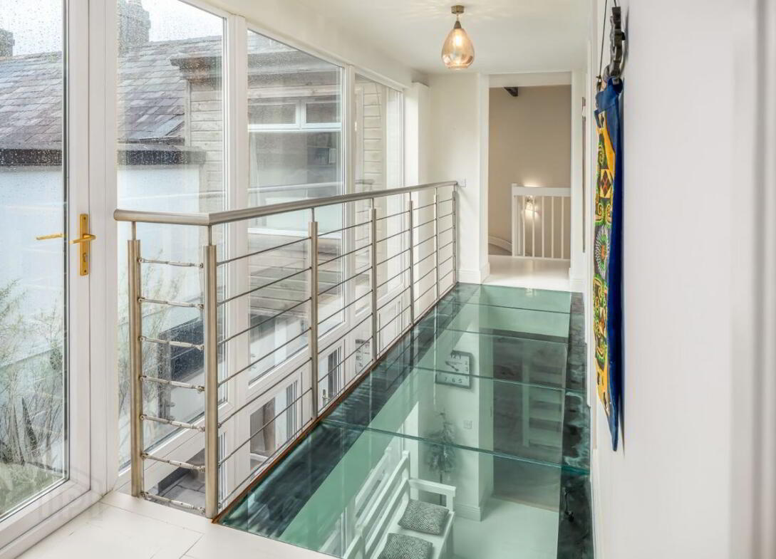 Dunroisin, 4 Lighthouse Terrace 16 of 19