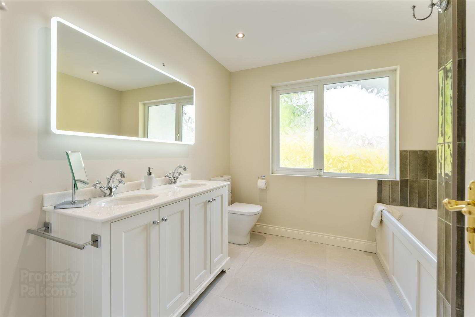 Shandrill, 2 Ailsa Park 30 of 47