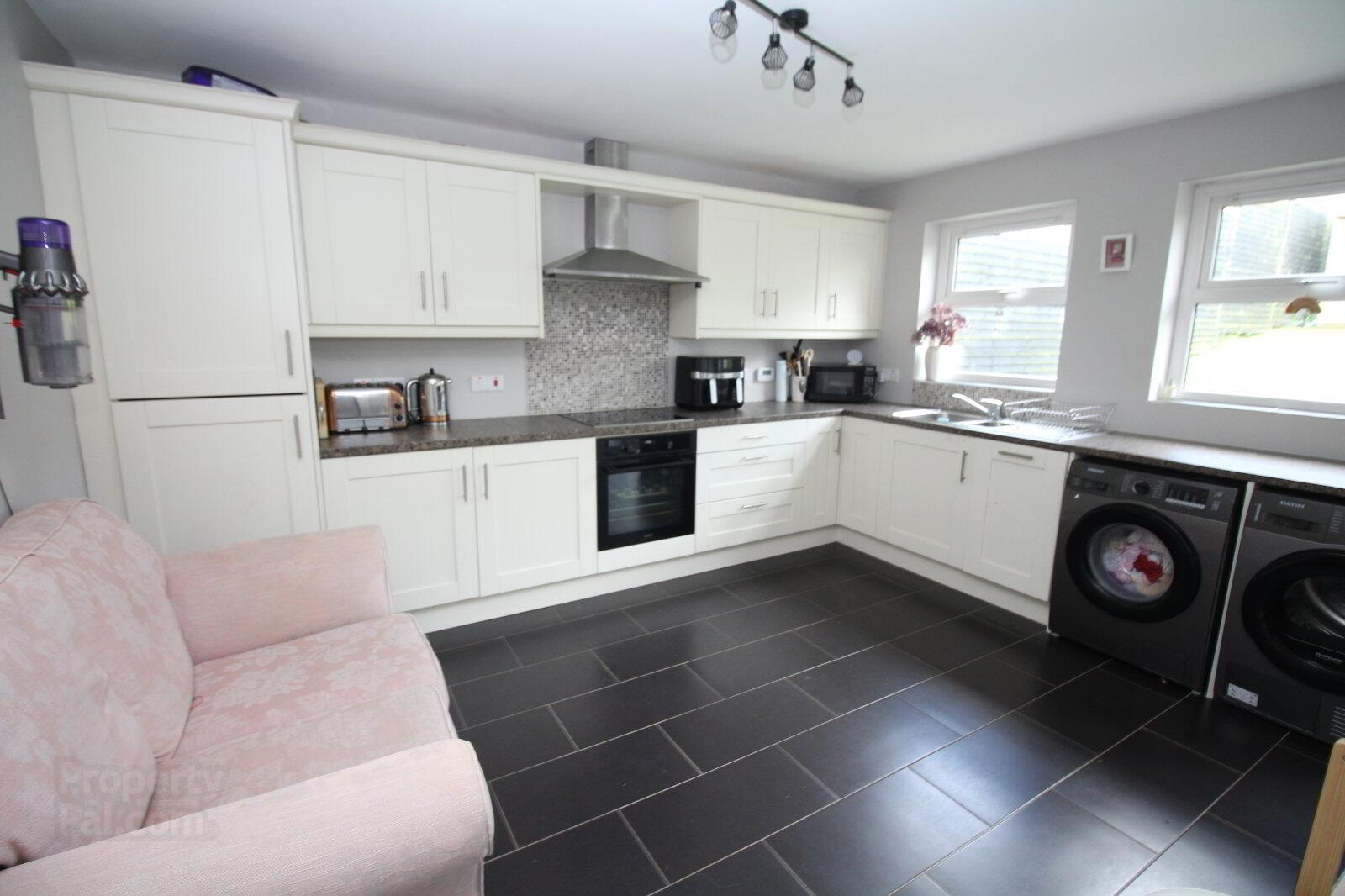 5 Leafield Court 5 of 11