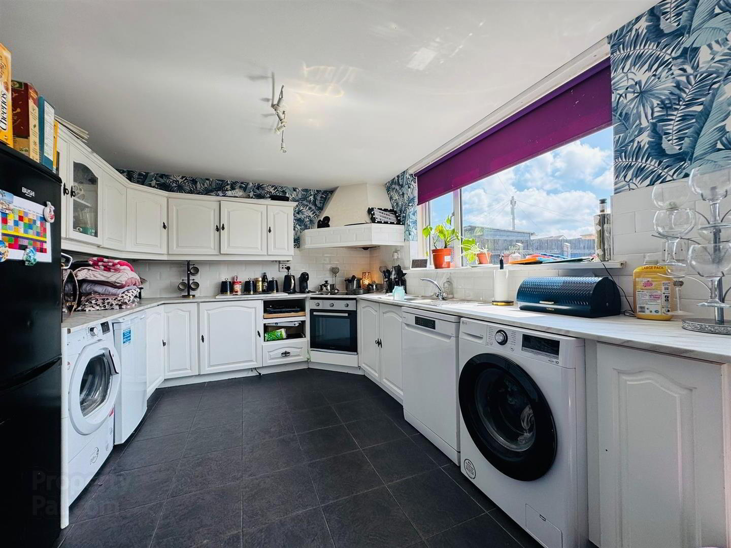 28 Rathfern Way 3 of 9