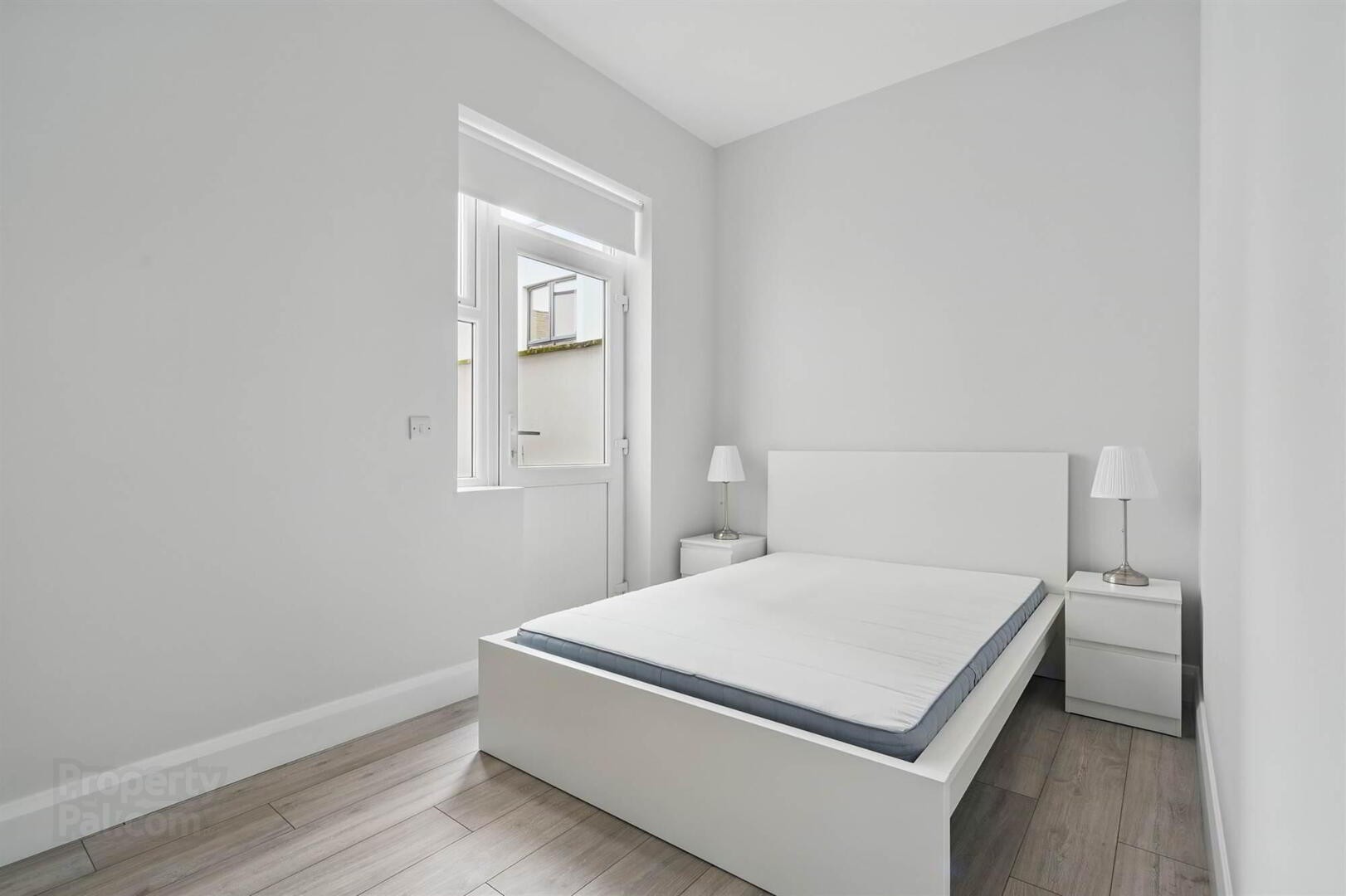 Apt 2, 37 Wellington Park 11 of 14
