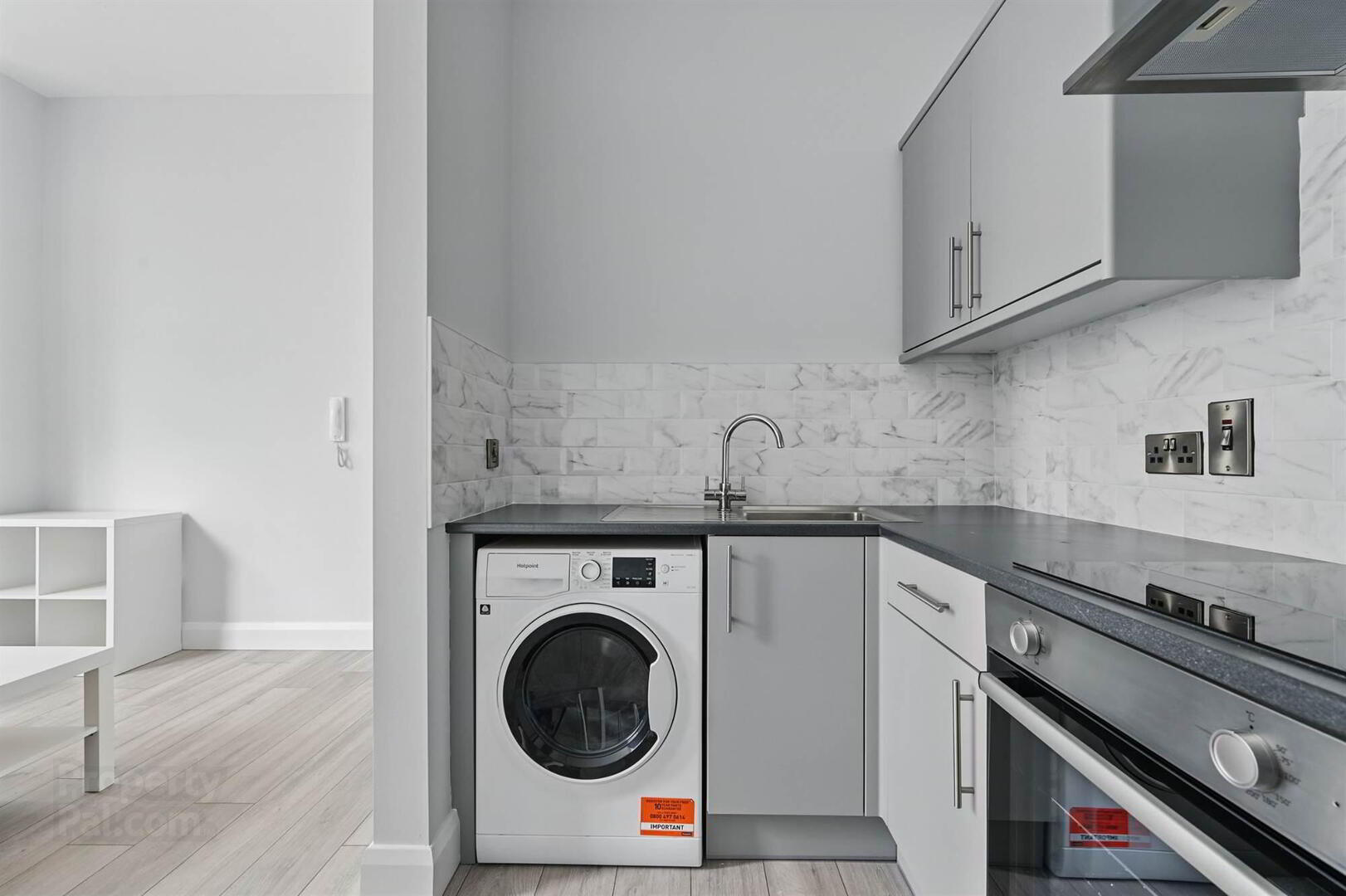 Apt 2, 37 Wellington Park 10 of 14