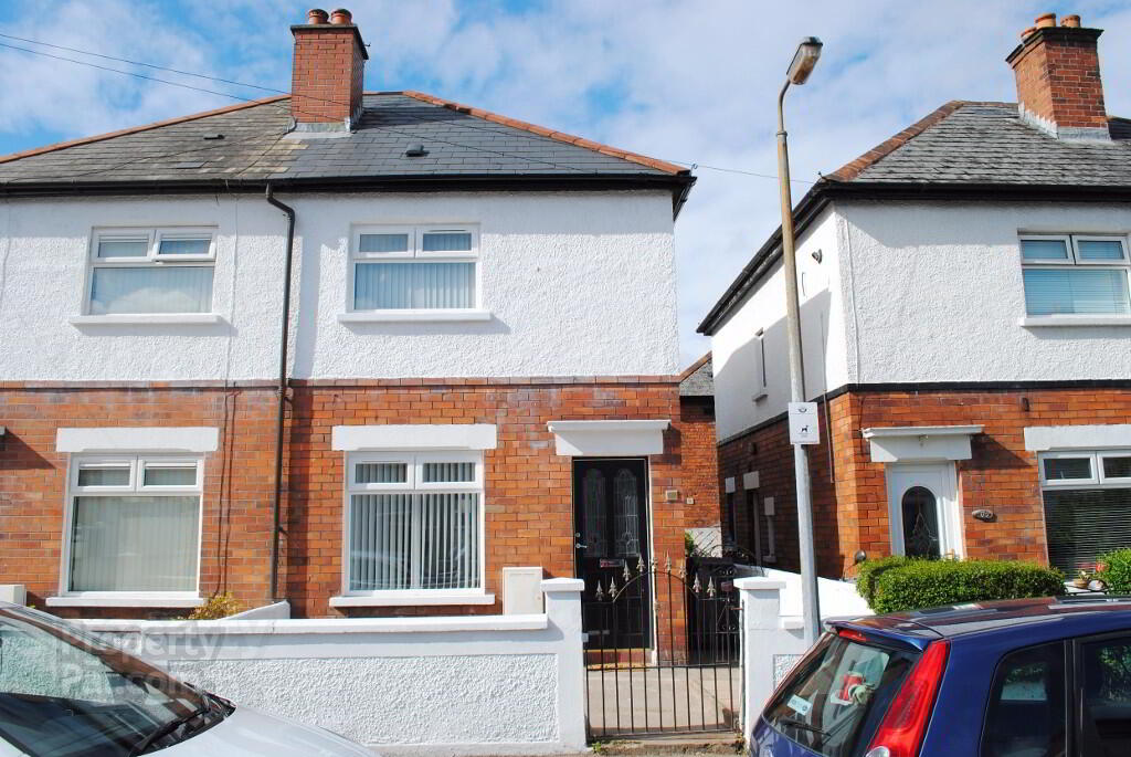 60 Dunraven Crescent 1 of 6