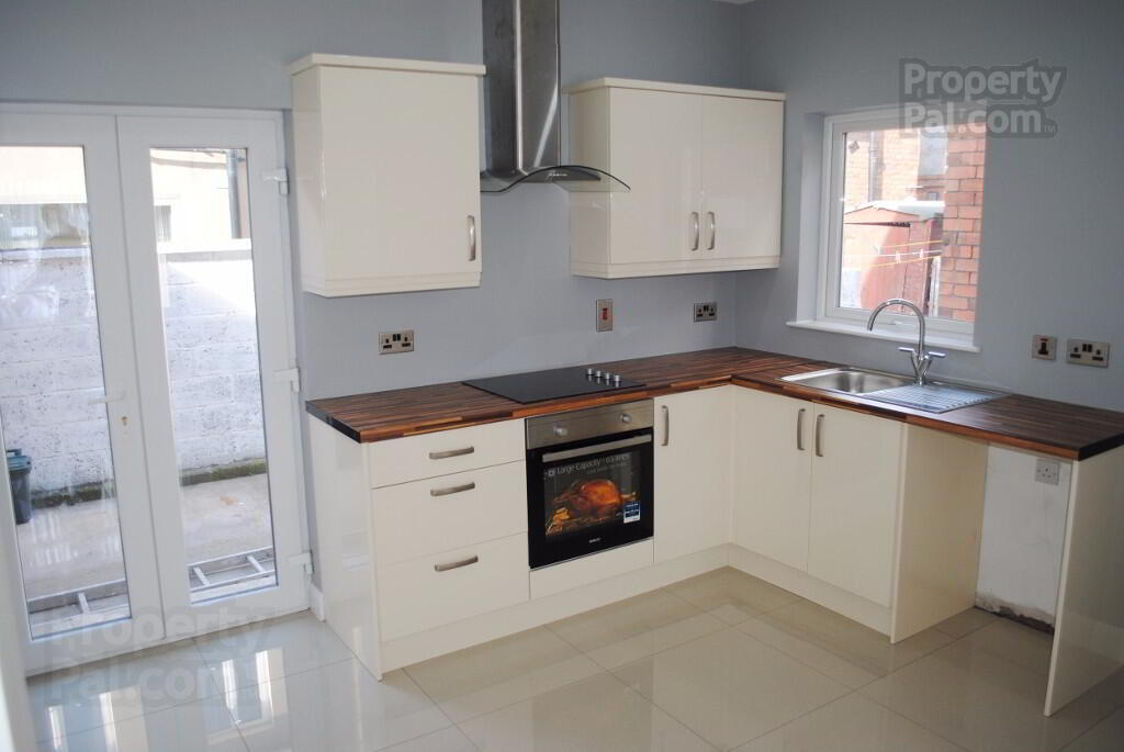 60 Dunraven Crescent 3 of 6