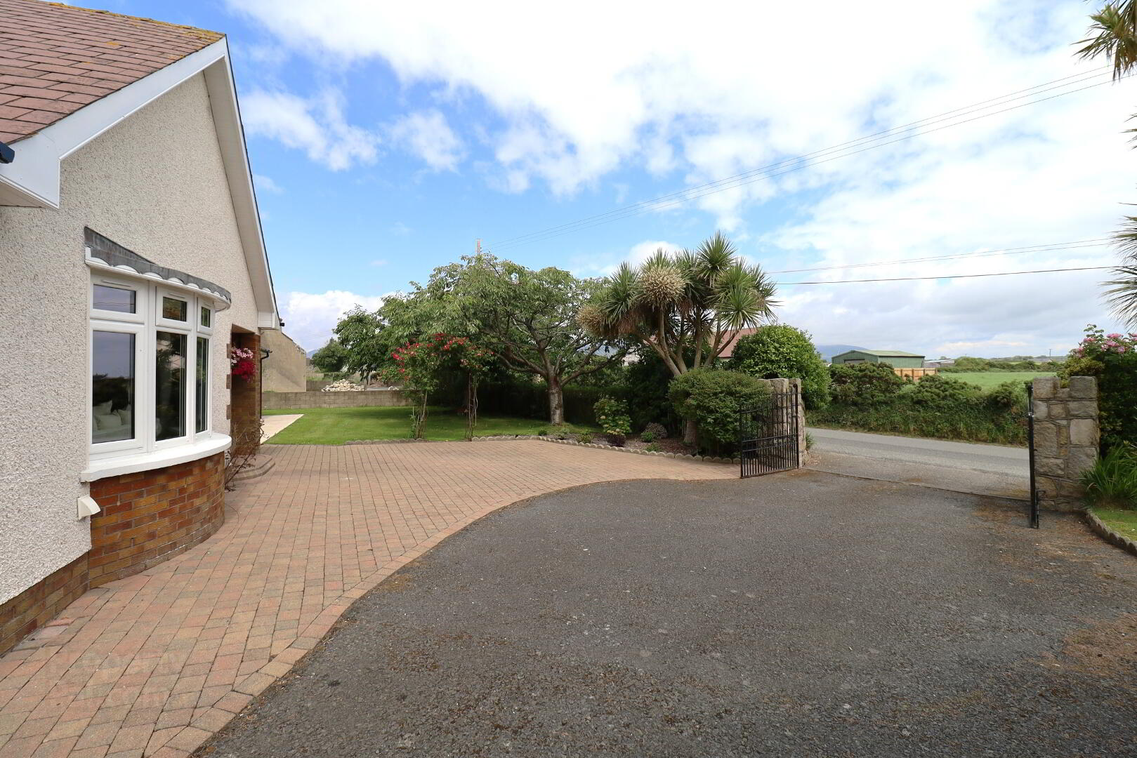 17a Leestone Road 3 of 42