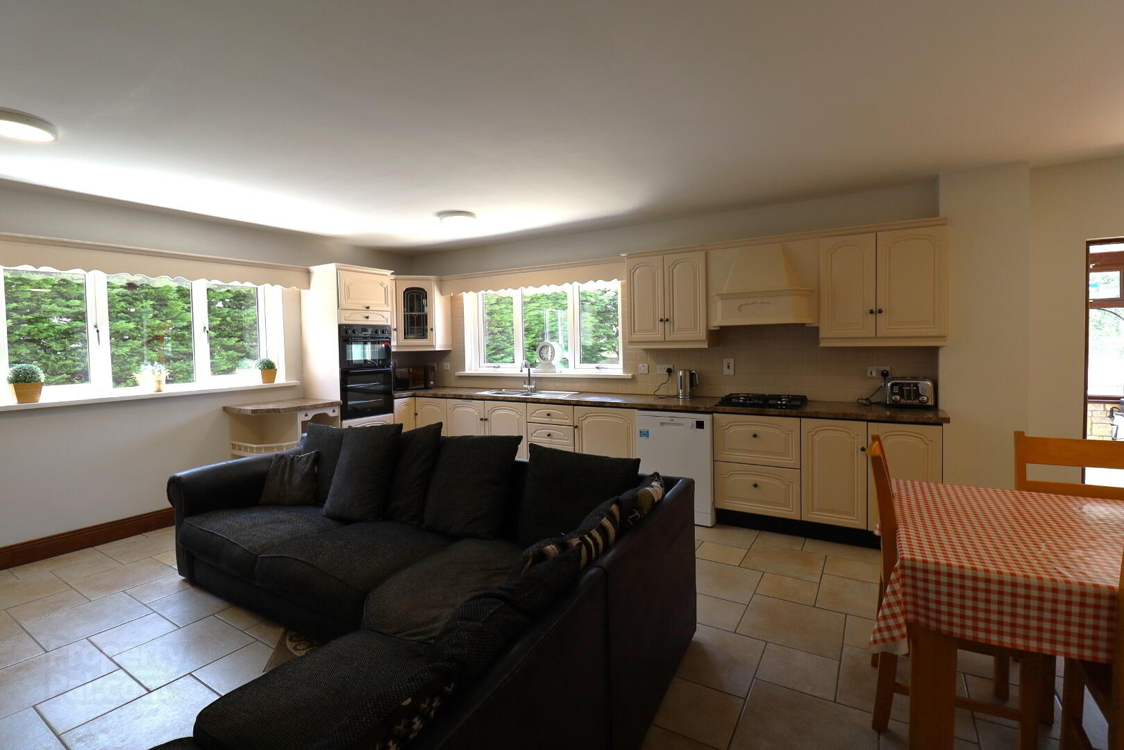 17a Leestone Road 21 of 42