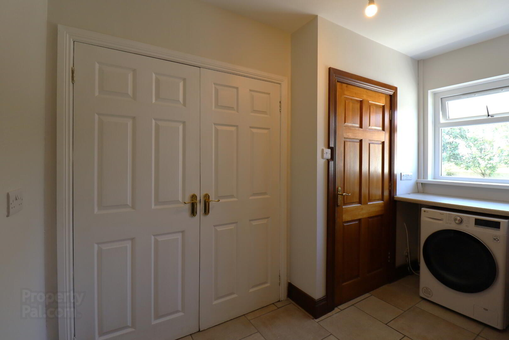 17a Leestone Road 27 of 42