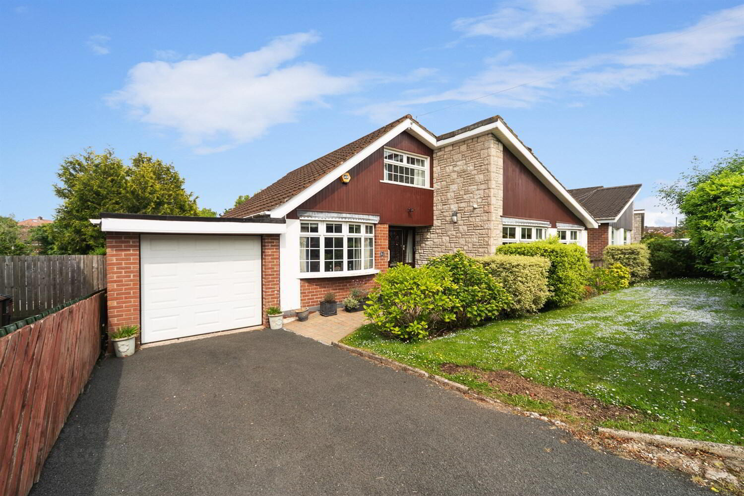 23 Cairnshill Park 1 of 22
