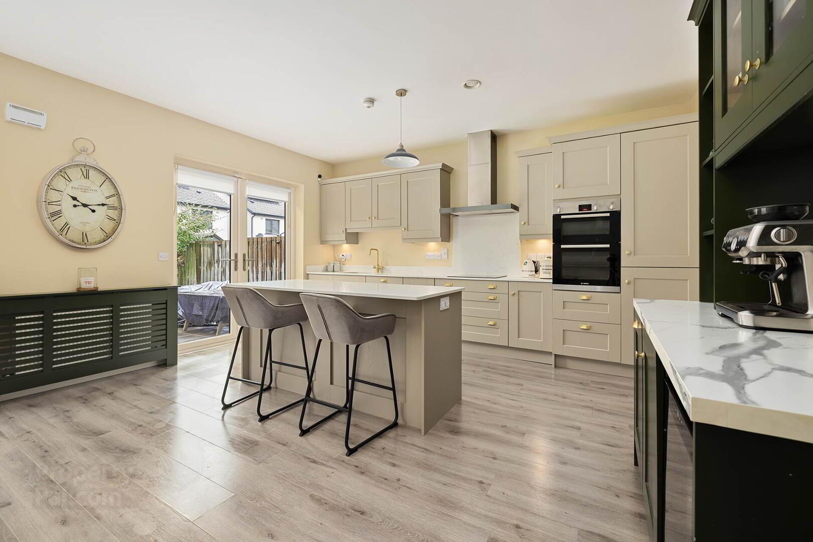 26 Somerton Avenue 4 of 31