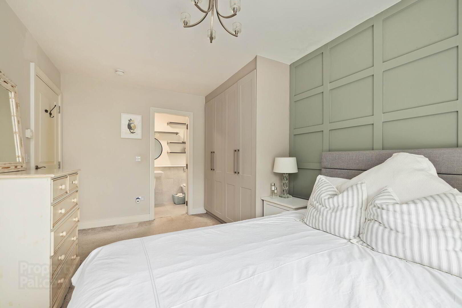 26 Somerton Avenue 19 of 31