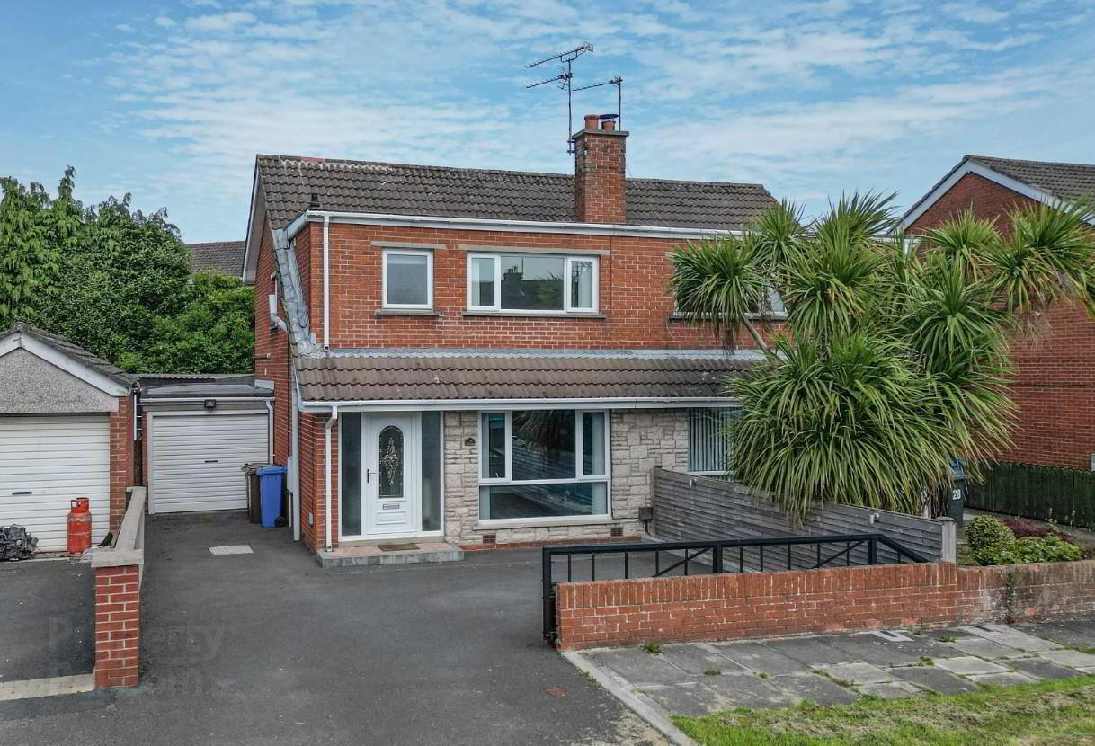 26 Castlelodge Avenue 1 of 27