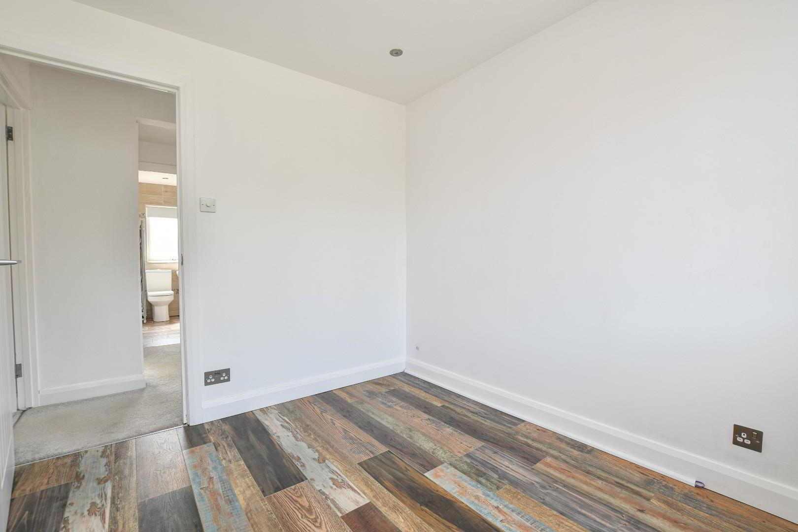 26 Castlelodge Avenue 19 of 27