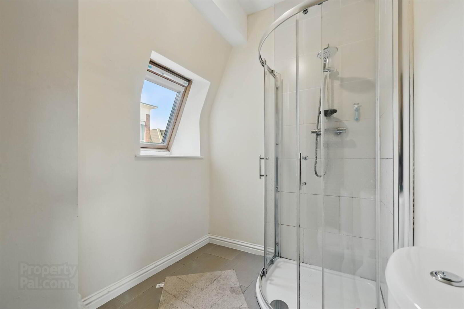 24 Ashley Courtyard, 1a Fane Street 11 of 13