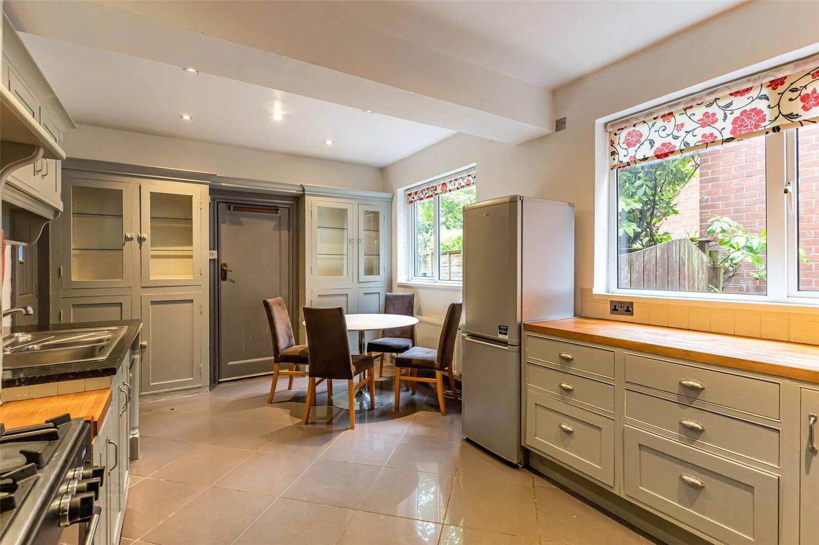 6 Upper Malone Road 16 of 40