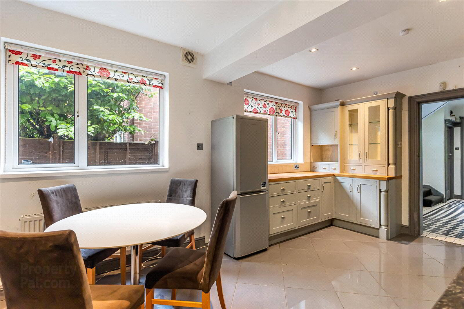 6 Upper Malone Road 17 of 40