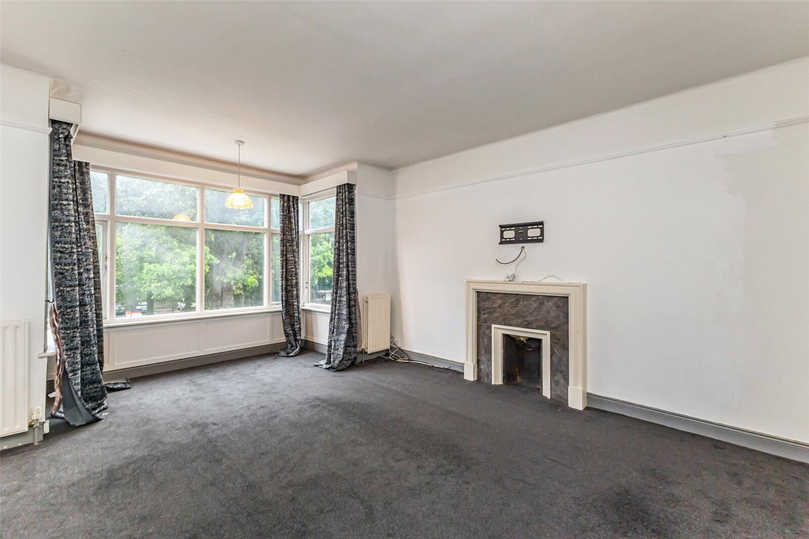 6 Upper Malone Road 10 of 40
