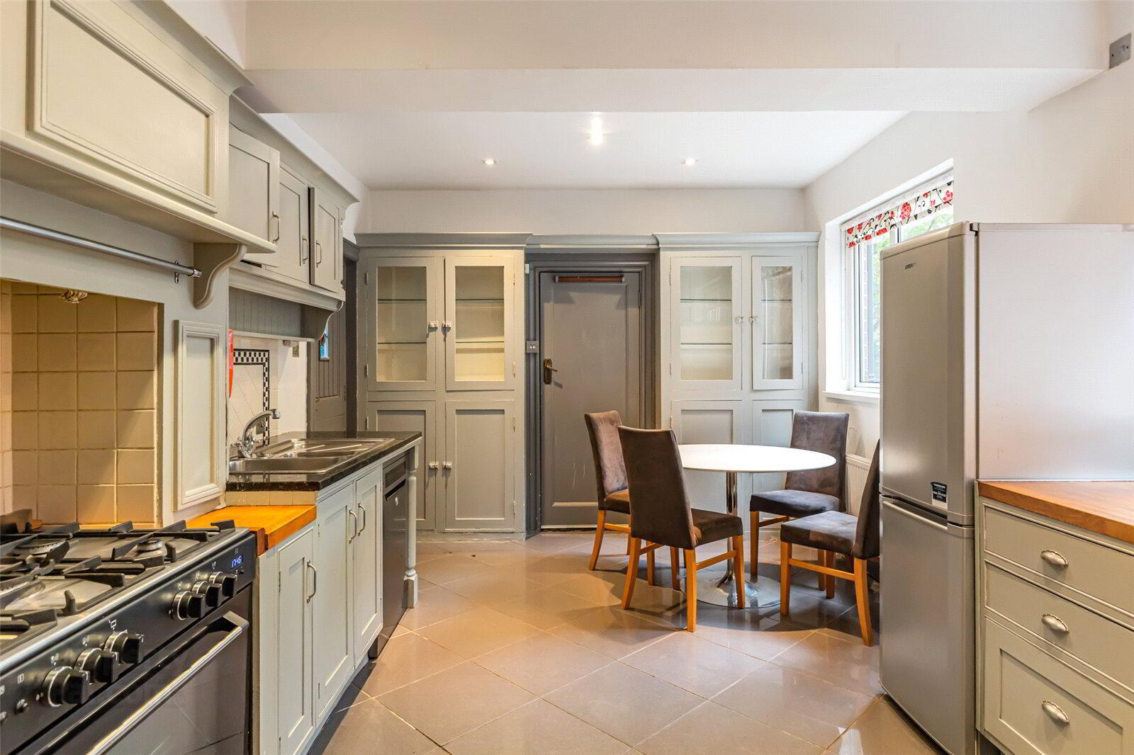 6 Upper Malone Road 14 of 40