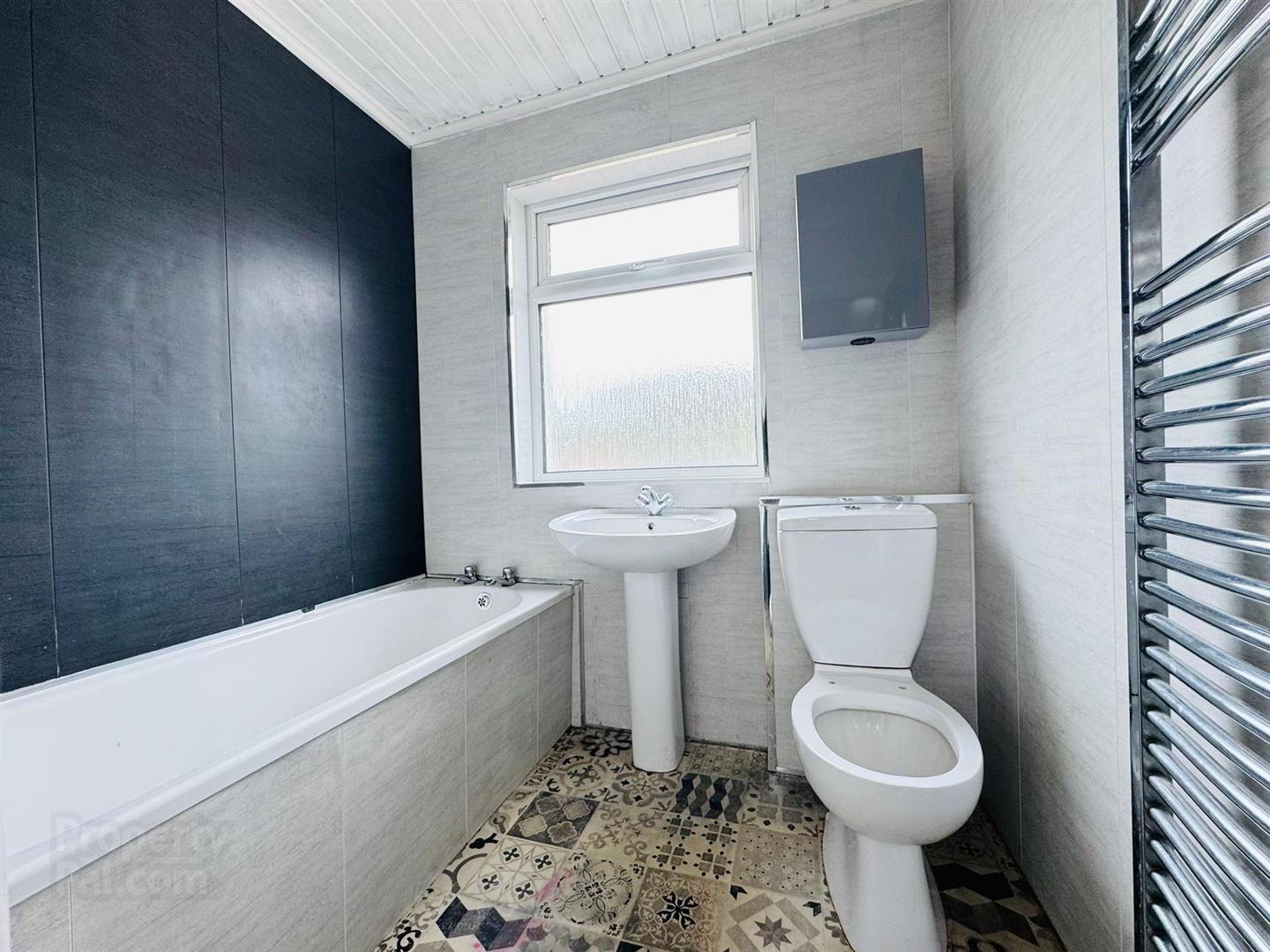 43 Rathcoole Drive 5 of 10