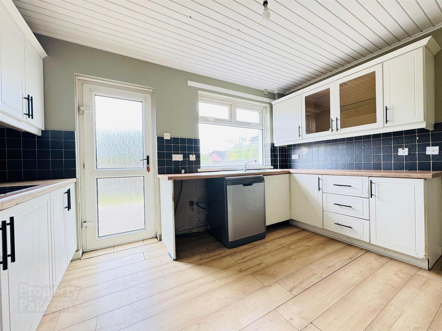 43 Rathcoole Drive 4 of 10