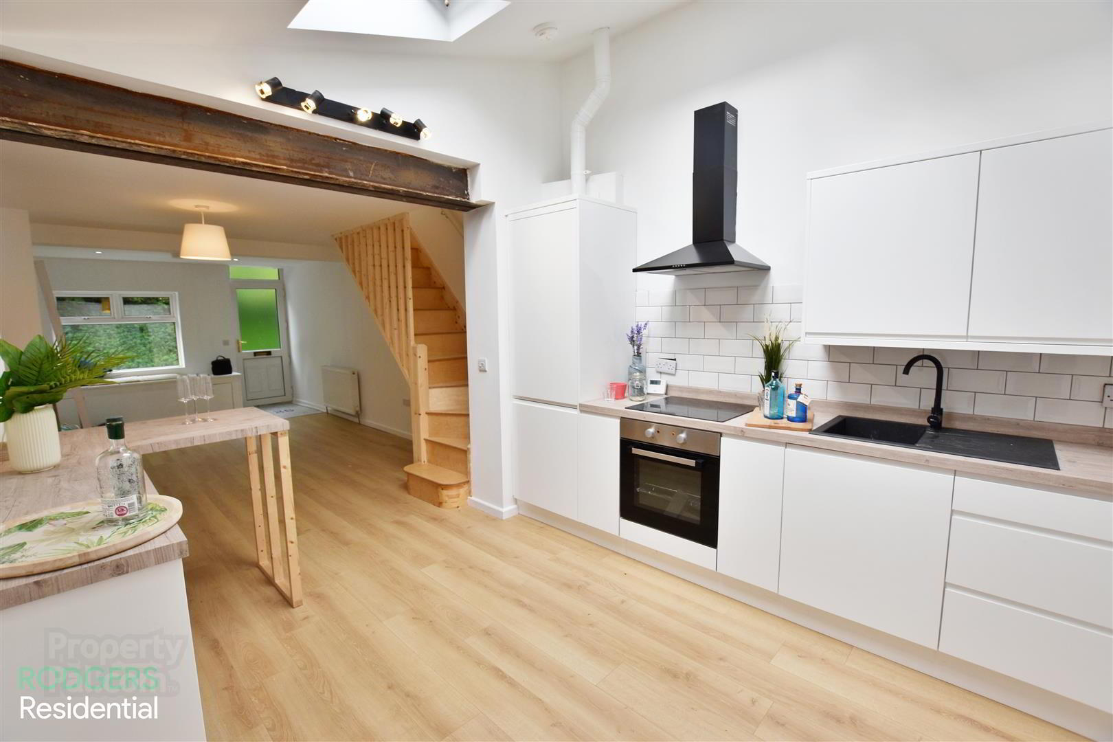 92 Wilgar Street 3 of 17