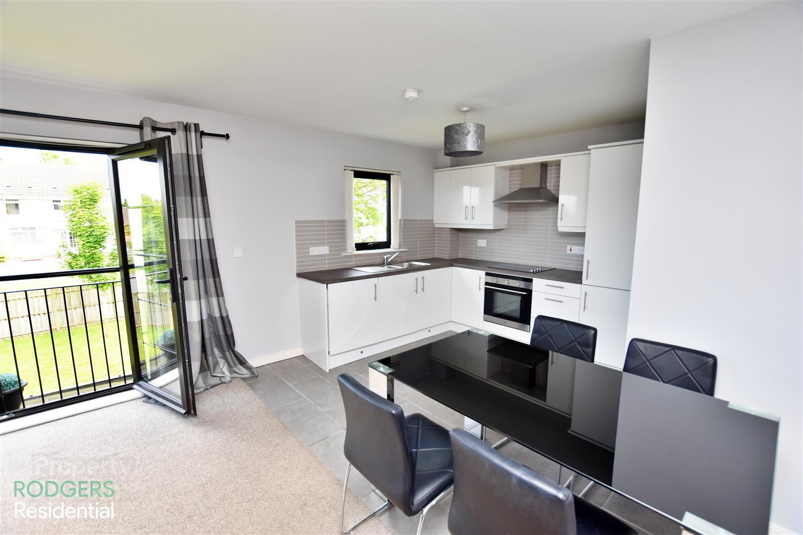 Apt 6, 92 Kinross Avenue 5 of 11