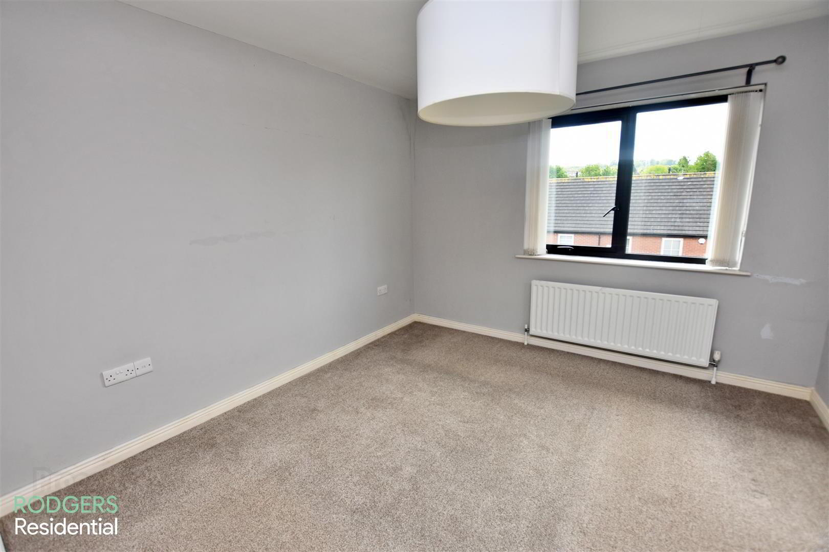 Apt 6, 92 Kinross Avenue 7 of 11
