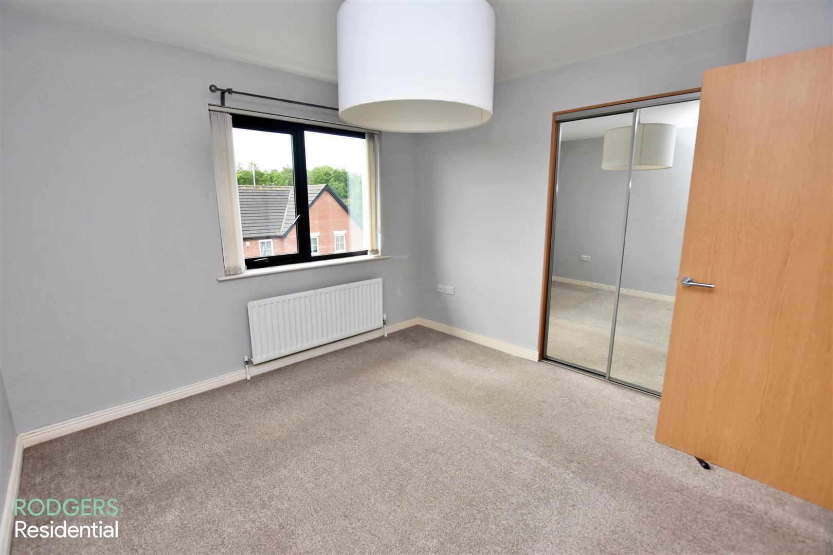 Apt 6, 92 Kinross Avenue 8 of 11