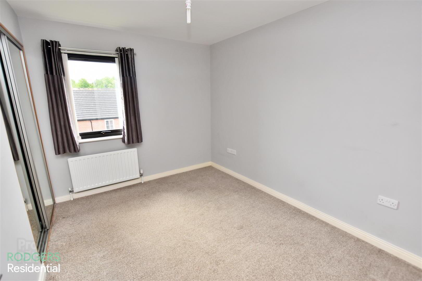 Apt 6, 92 Kinross Avenue 9 of 11