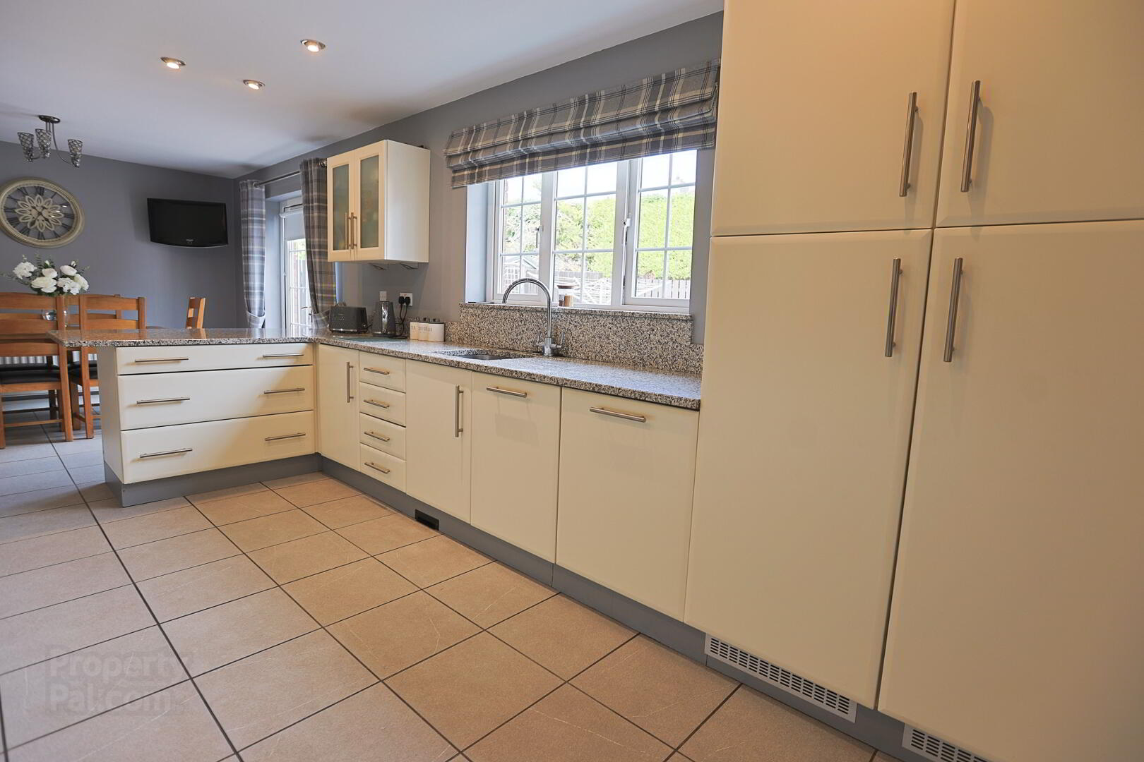 2 Chasewood Manor 24 of 61