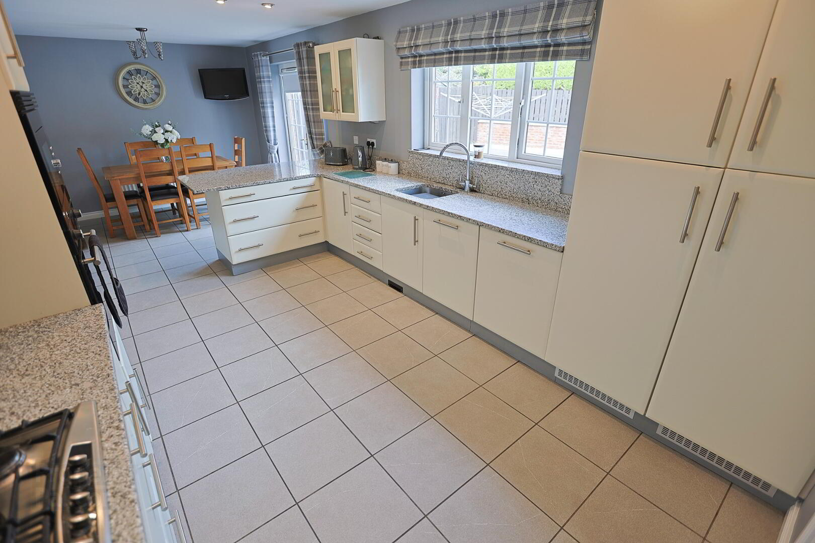 2 Chasewood Manor 25 of 61