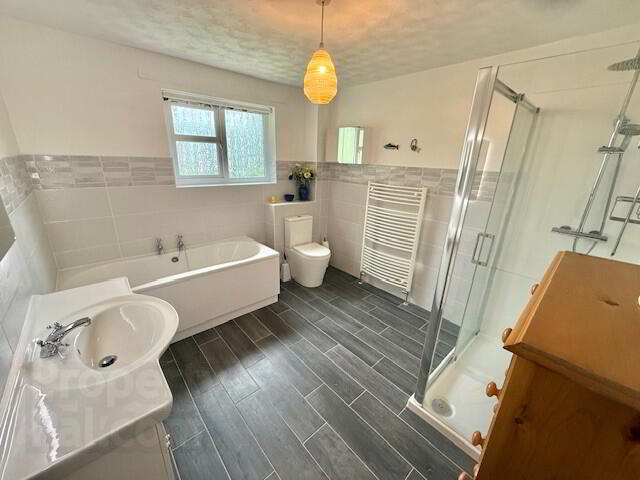 54 Woodvale Road 23 of 35