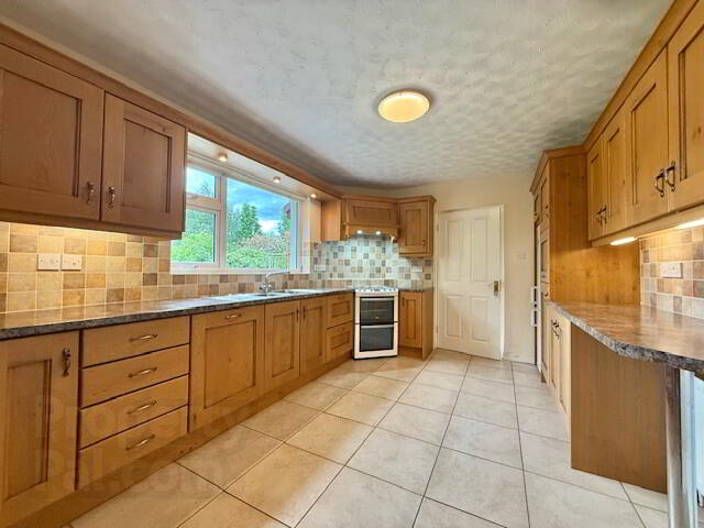 54 Woodvale Road 12 of 35
