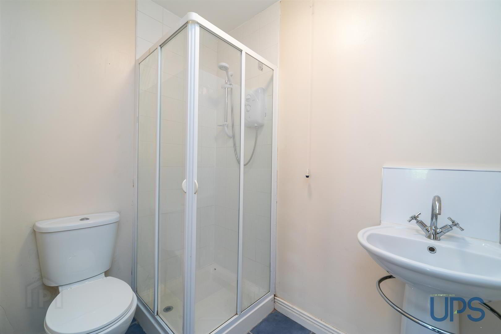 Apt 3 The Coach House, 2b Stockmans Avenue 17 of 23