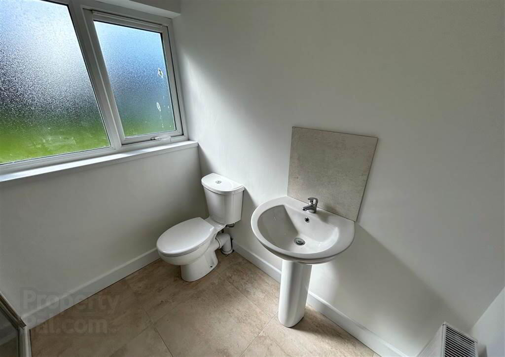 136 Bloomfield Road South 5 of 6