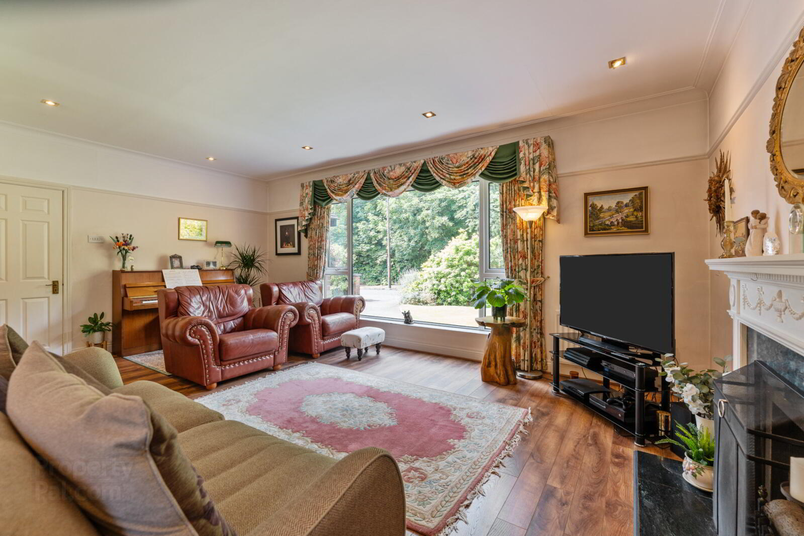 15 Knocktern Gardens 8 of 38